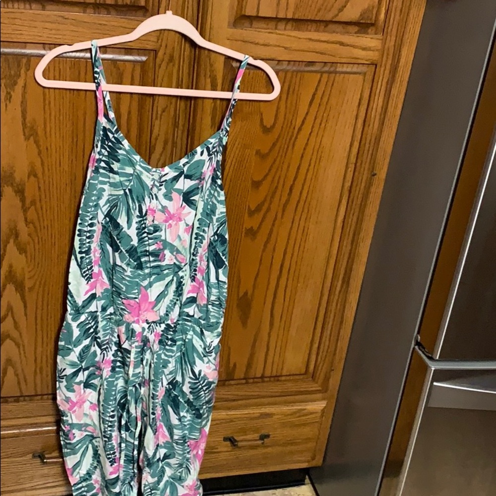 EUC size lg Old Navy Jump Suit
